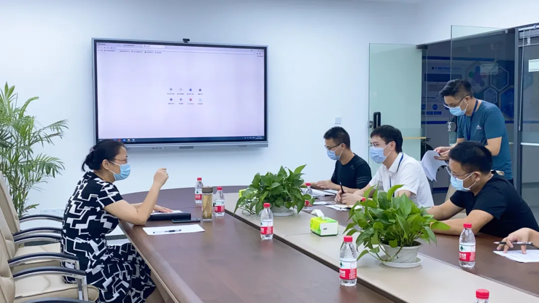 李虹莅临渝水区数投公司指导调研疫情防控信息化建设工作