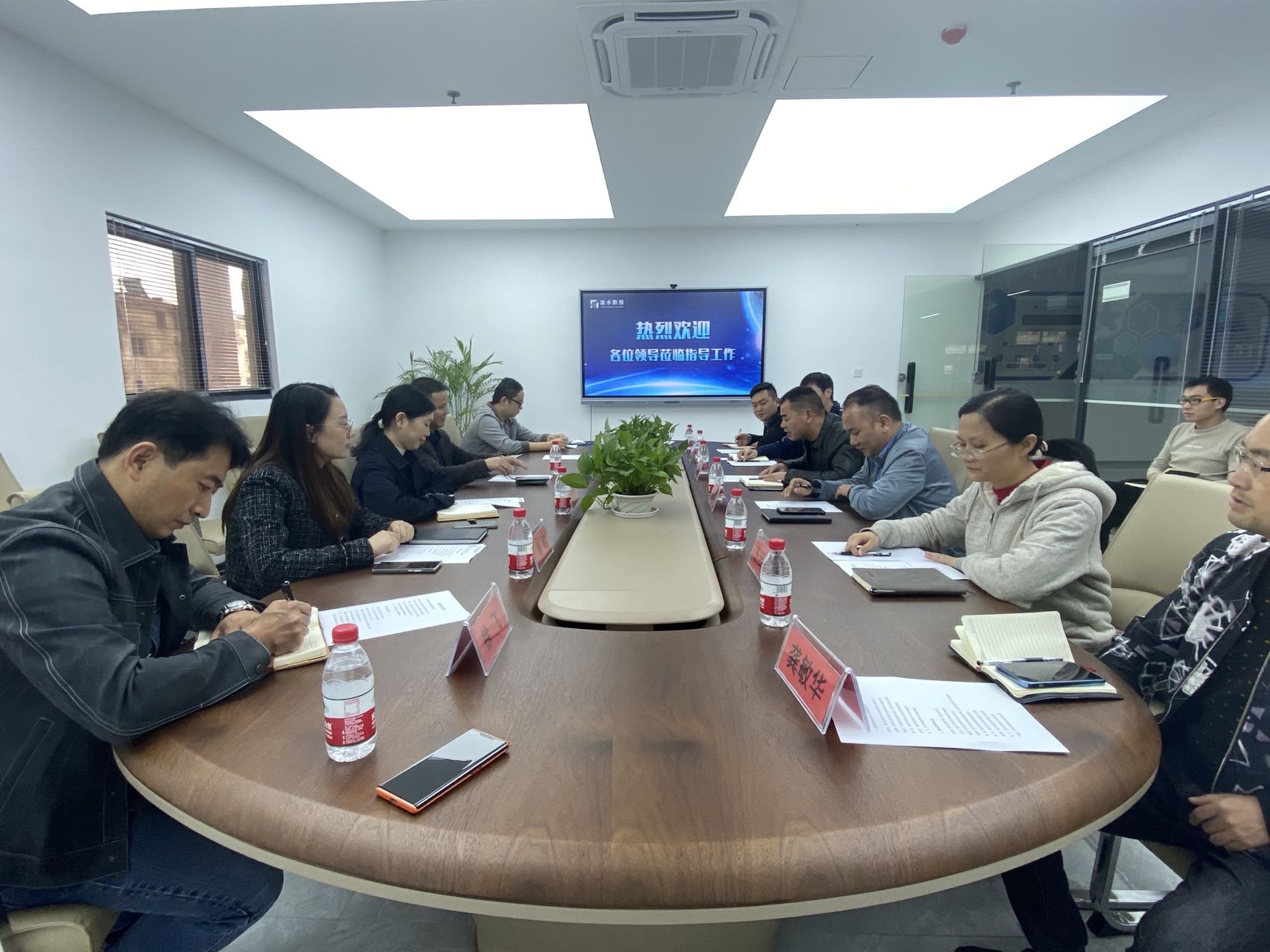 袁州区国有资产监督管理办公室练继圣一行莅临渝水区数投公司考察交流